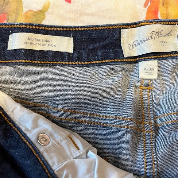 UNIVERSAL THREAD Mid Rise Skinny Jeans Sz 10/30R Whiskers Crease Lines - Picture 12 of 14